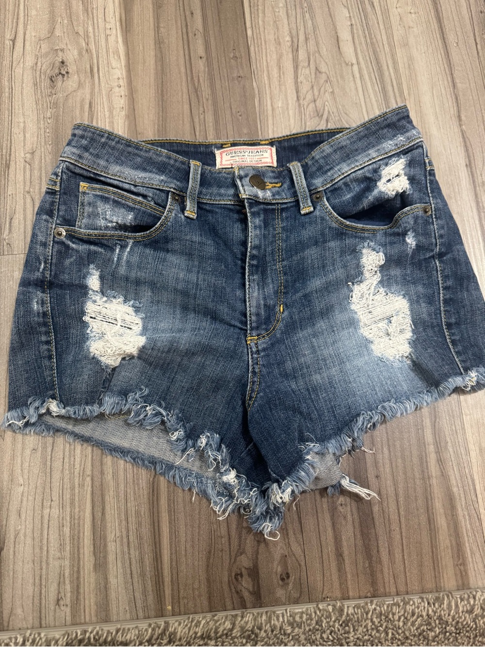 #12
Title: Guess Jeans Distressed Denim Shorts Size 26 Dark Wash Frayed Hem